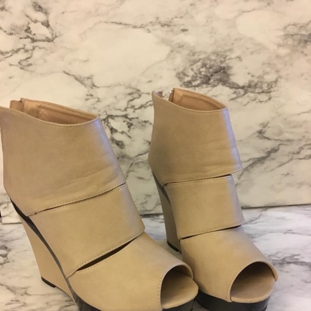 Yoki women's platform Wedges SZ 7.5